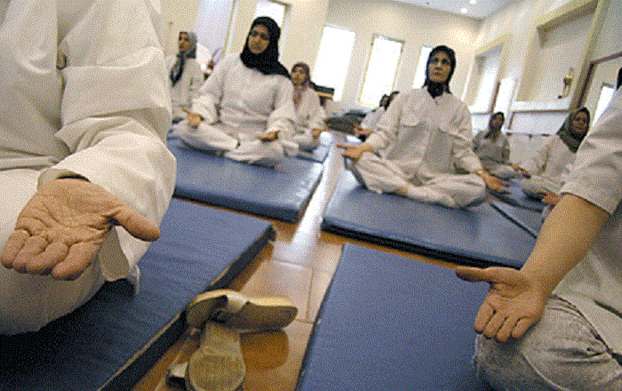 برخی باشگاه‌های یوگا، تبدیل به معابد هندویی شده است!
