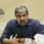 منیرالدین بیروتی در سومین جلسه از سلسله نشستهای «فانوسِ داستاننویس» منیرالدین بیروتی در سومین جلسه از سلسله نشستهای «فانوسِ داستاننویس»